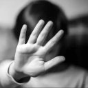 Detuvieron a policía por abuso sexual de su hijastra