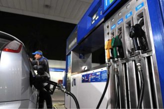El gobierno anunció que congelará el precio de los combustibles hasta octubre