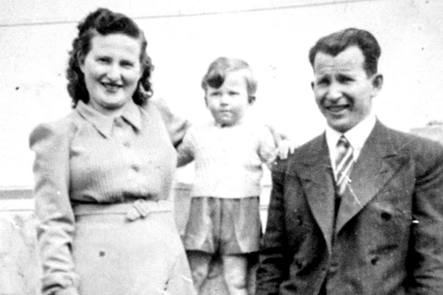 Felipe junto con su esposa Clara y su hijo Alberto