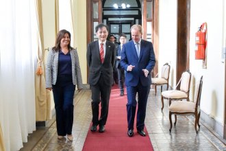 “Estrechar lazos entre Japón y Entre Ríos”: el embajador visitó la provincia y entregó donaciones a un hospital
