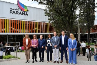 Con presencia de autoridades, fue inaugurado el nuevo shopping de Paraná, con 88 locales y 6 salas de cine