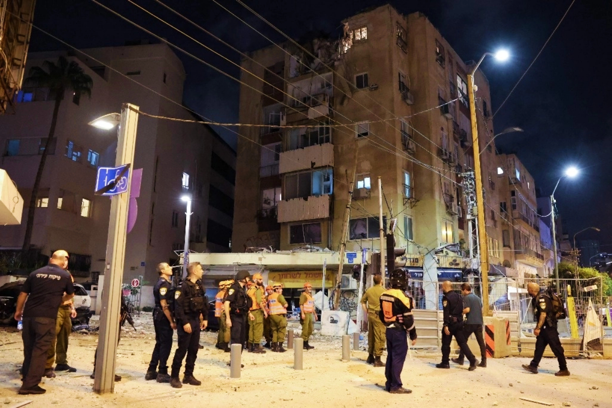 Un edificio alcanzado por misiles en Tel Aviv.