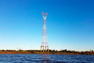 Si CARU lo autoriza, retirarían cables de alta tensión que cruzan el río Uruguay a la altura de Colón