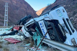 Alcoholizado al volante, camionero entrerriano volcó en una ruta de Mendoza