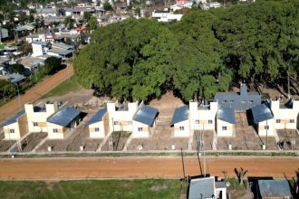 Firmaron los contratos para la construcción de 909 viviendasde IAPV en 15 localidades entrerrianas