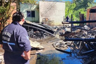 Tarde agitada en San José: bomberos combatieron incendio que afectó a 5 viviendas