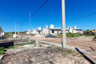 Despidos y paralización de obras de viviendas en barrio de Gualeguaychú