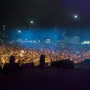 Mucha expectativa y dos filas de acceso para ver a Ke Personajes en la Fiesta de la Playa