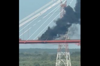 Otra vez, tránsito cerrado en el puente Zárate – Brazo Largo: un camión se incendió en pleno paso