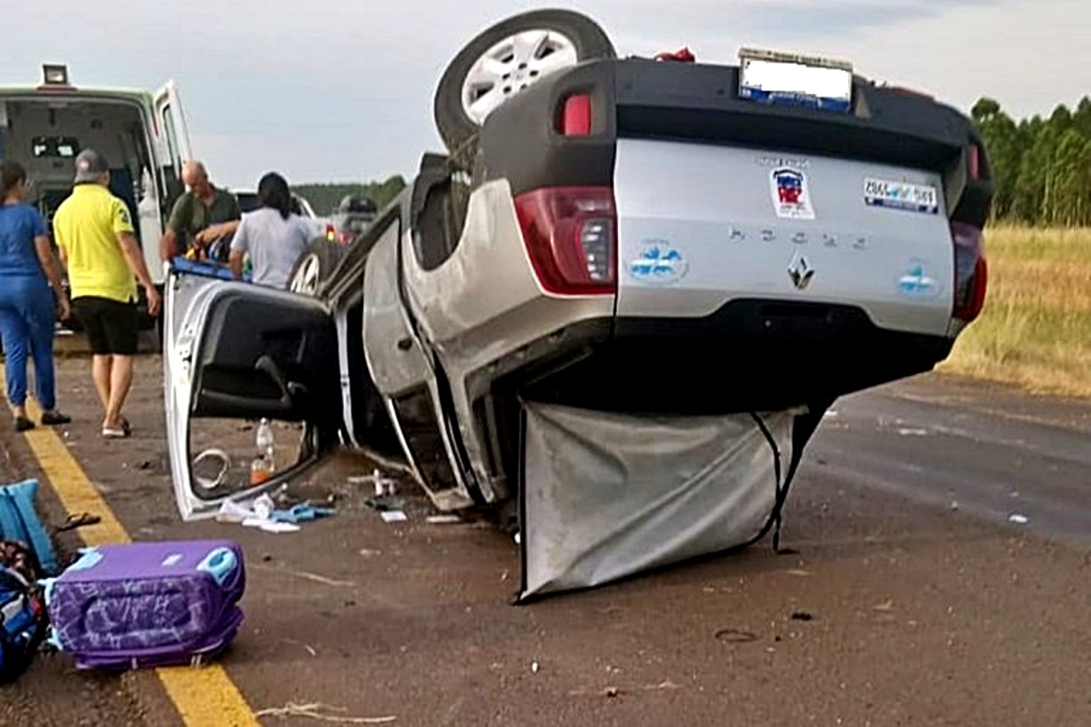 Conductor Perdió El Control Y Volcó Camioneta En La Que Viajaban 5 Adultos Y Un Bebé Noticias 0937