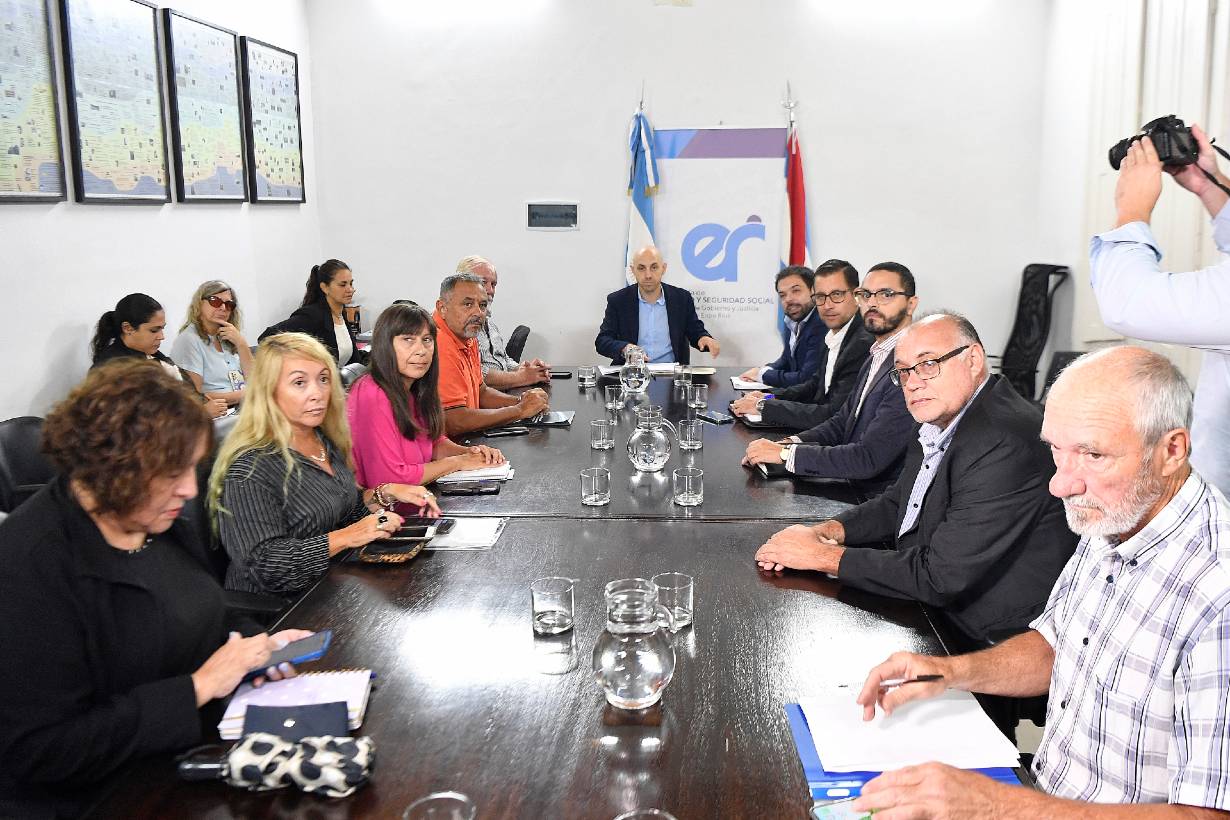 El gobierno convocó a una nueva reunión a los gremios estatales y ...