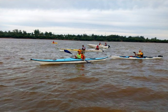 El río Uruguay reunió a remeros y palistas de un lado y otro del charco