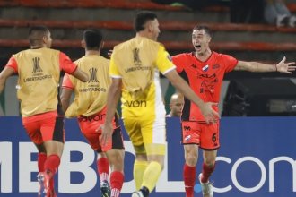 Juanfer Alfaro: gol y clasificación de Nacional de Paraguay en Medellín