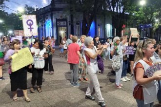 Contra el “desfinanciamiento en políticas de género”, agrupaciones feministas marcharon en el 8M