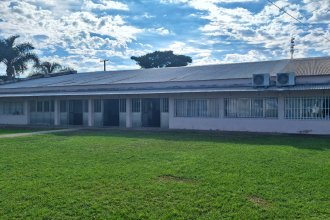Seguirá trabajando la ordenanza de la escuela de La Criolla: el municipio le pagará hasta que Provincia resuelva
