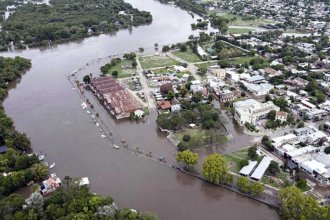 Desolador. Por las lluvias desbordó el río Gualeguaychú y hay cientos de evacuados