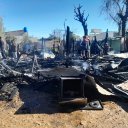  El fuego avanzó sobre 3 casas de madera y las familias que vivían allí perdieron todo