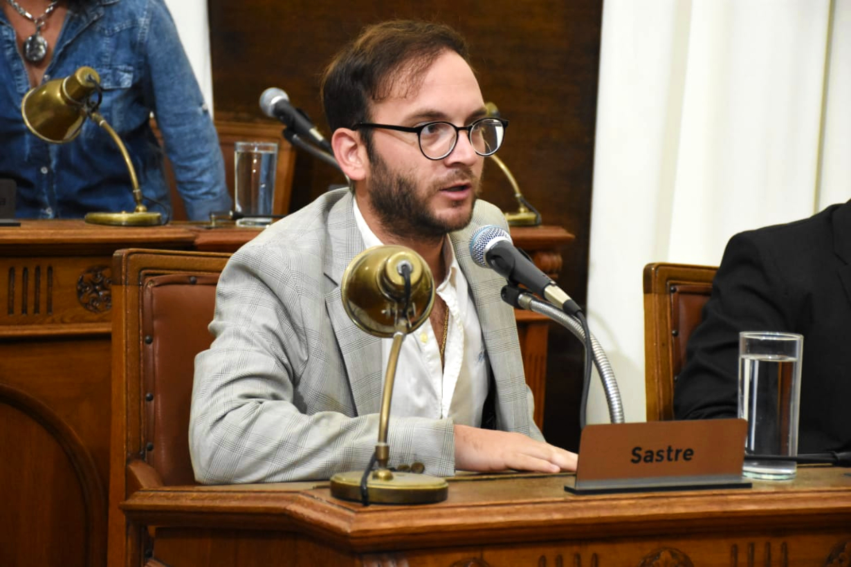 Sastre explicó el proyecto que llegó al Concejo.