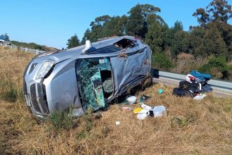 Vuelco dejó a toda una familia lesionada: adolescente resultó herida de gravedad