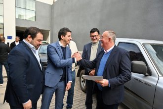 Entregaron vehículos oficiales a comunas y juntas: &ldquo;Del uso personal de funcionarios a la comunidad&rdquo;