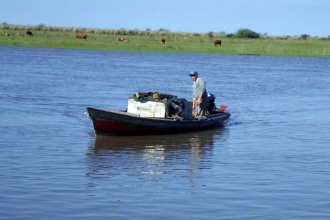 Buscan a un hombre, tras el hundimiento de una lancha en aguas del Gualeguay