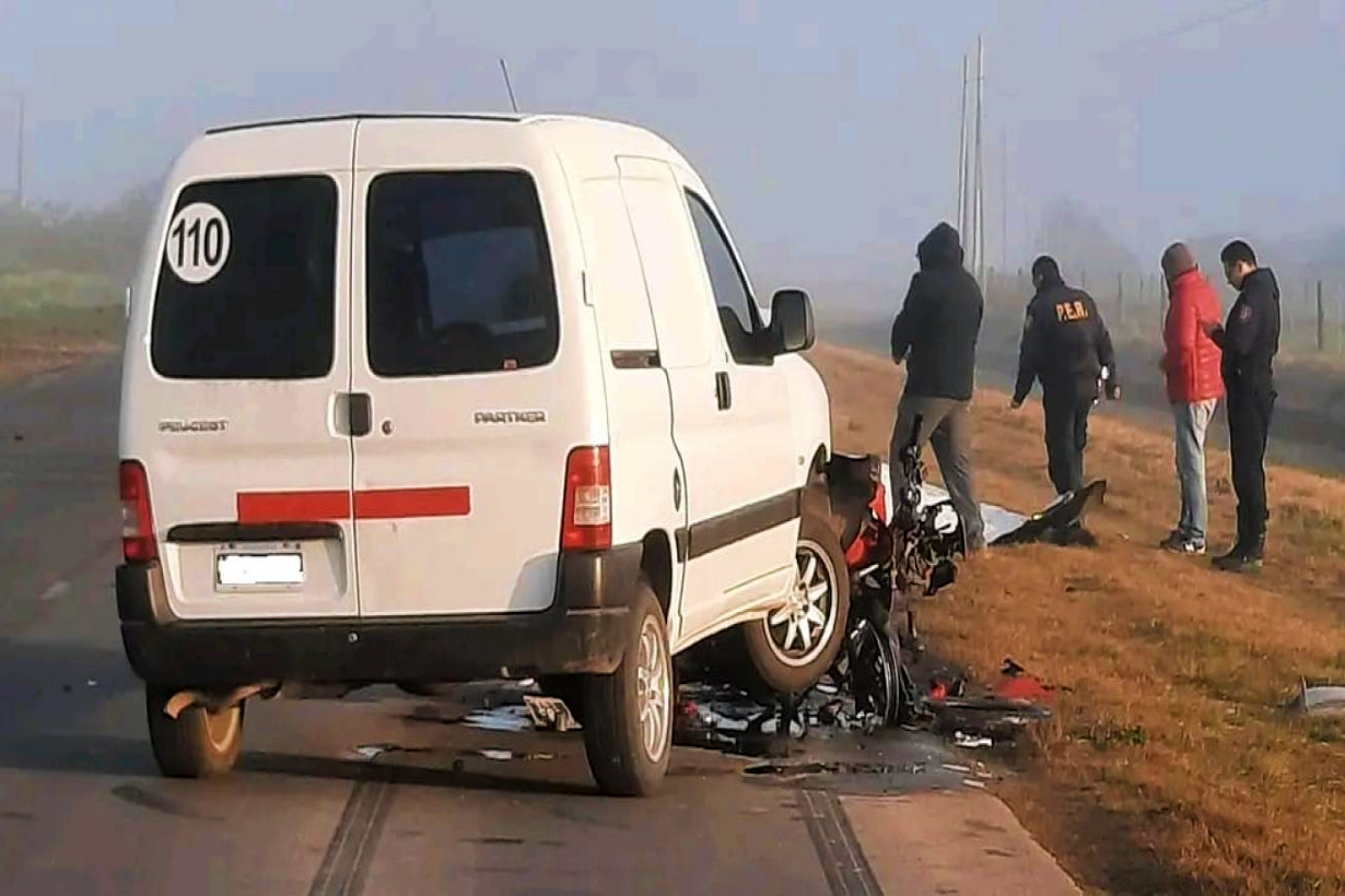 El motociclista falleció en el acto.