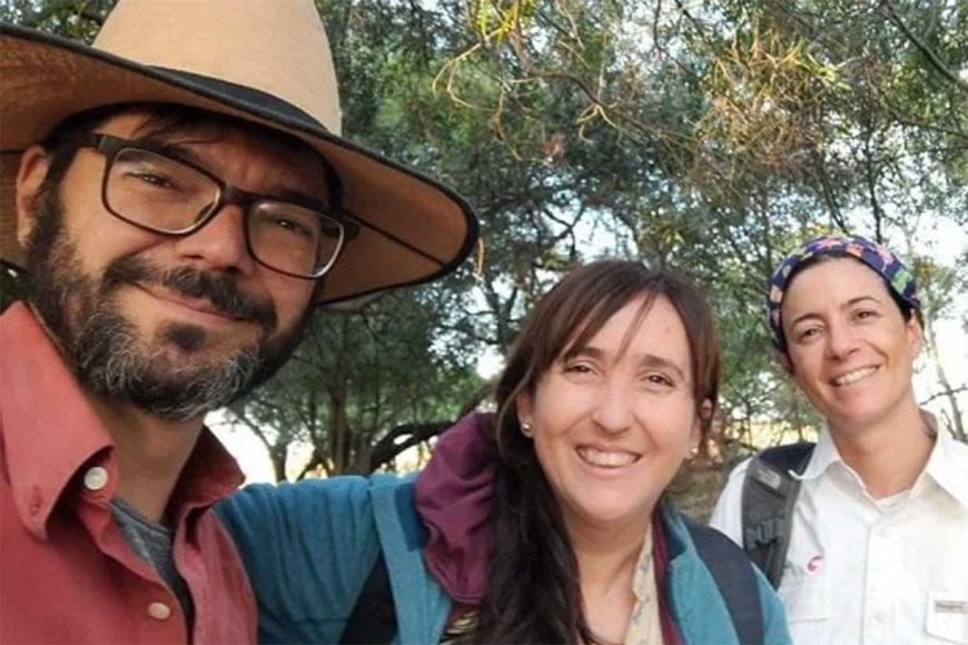 Angrizani en selfi con investigadoras