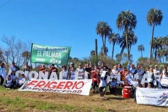 Bronca de docentes con Frigerio. Lo esperaban en la entrada de El Palmar, pero el gobernador ingresó en helicóptero