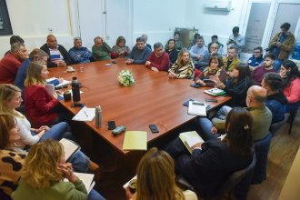 Frente Intersindical rechaza cambios en la Caja, pide ser escuchado y busca aliados en la oposición