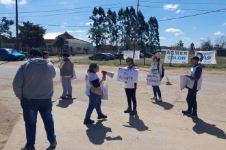 Representantes de AGMER esperaron a Frigerio en Concordia: “Está lejos del pueblo”