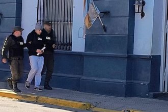 Tras ser detenido, cumple arresto domiciliario el uruguayo que llevó 10 cuadras sobre el capot a un agente de tránsito