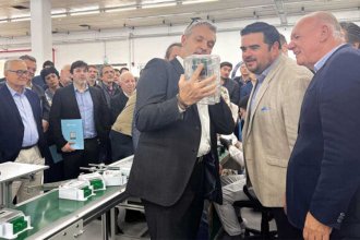 Empresa argentina inauguró una fábrica de “medidores inteligentes” en Paysandú. Invirtió 5 millones de dólares