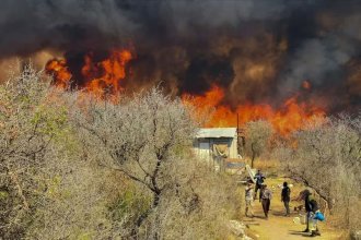 Santa Fe y Entre Ríos, en alerta naranja por los incendios en Córdoba