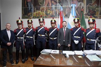 Están en Concordia los granaderos y la réplica del sable corvo de San Martín. Azcué habló de promover un “cambio cultural”