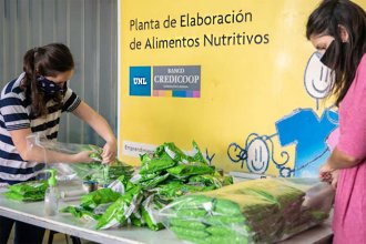 Azcué con el gabinete. Anuncian la compra de alimentos deshidratados a la UNL y la visita de Abel Albino