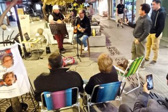 Ronda de mate y canciones de Los Iracundos, a dos años de la inauguración del monumento a Eduardo Franco