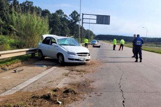 Dos personas resultaron lesionadas tras despiste y posterior vuelco de un auto