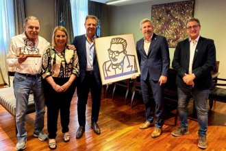 Frigerio, una obra artística con el rostro de su abuelo y la reunión con legisladores del MID