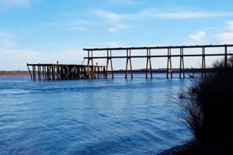 Cuerpo sin vida pasó flotando frente a pescadores en el río Uruguay