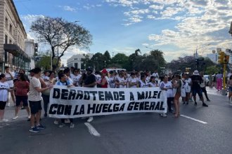 El sector universitario entrerriano volvió a marchar en contra del ajuste de Milei en educación