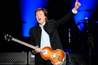 La vocal del STJ que cambió su voto para "salvar" a Urribarri faltó a trabajar para ver a McCartney en Córdoba