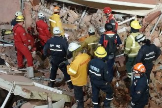 Derrumbe en un hotel de Villa Gesell: bombero entrerriano participa en el operativo de búsqueda y rescate