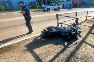 Chocó la barrera instantes antes de que pase el tren. Está internado en el Hospital Masvernat