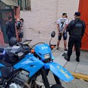 Detuvieron a dos futbolistas luego de requisarlos y hallar drogas entre sus pertenencias