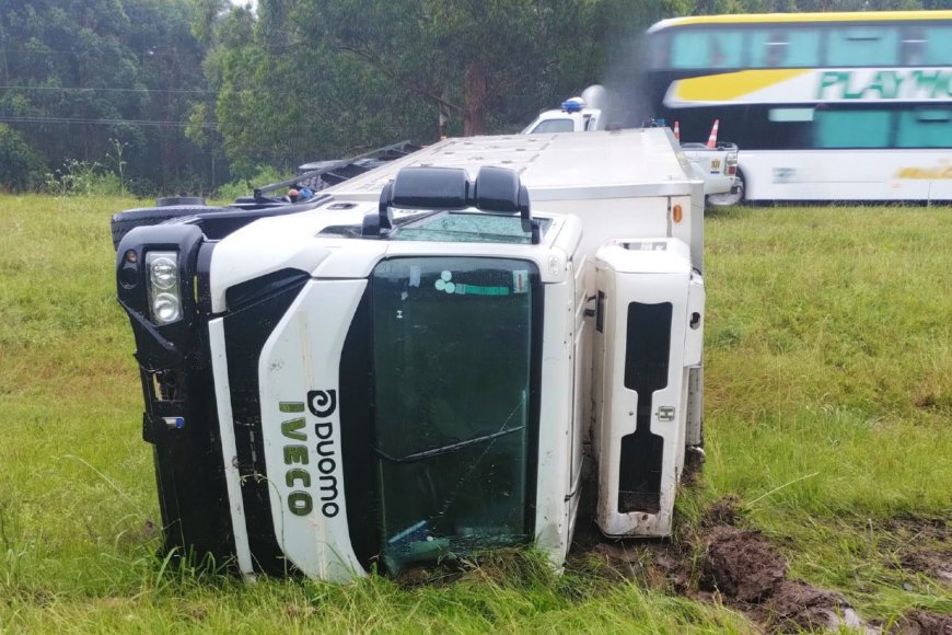 Así quedó el camión, conducido por un misionero.