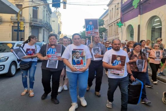 Marcharon pidiendo justicia por Facundo, el niño que murió tras ser operado por Riolo