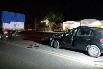 Murió un hombre que había chocado contra un camión sobre la ruta 12