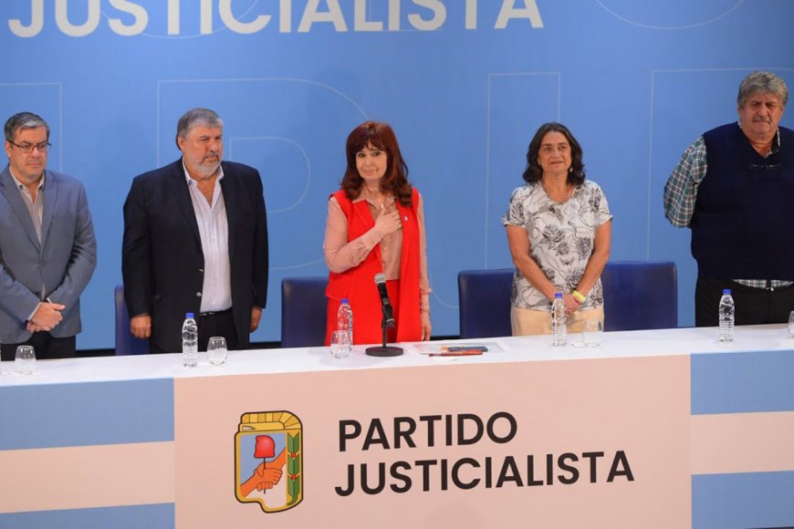 CFK asumió al frente del PJ Nacional.