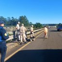 Dos jóvenes motociclistas uruguayenses, hospitalizados tras chocar con una camioneta en la autovía