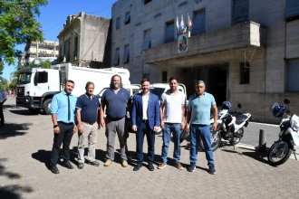 Del acto a prestar servicios: Azcué presentó las ocho unidades que se suman al parque municipal, adquiridas con fondos propios